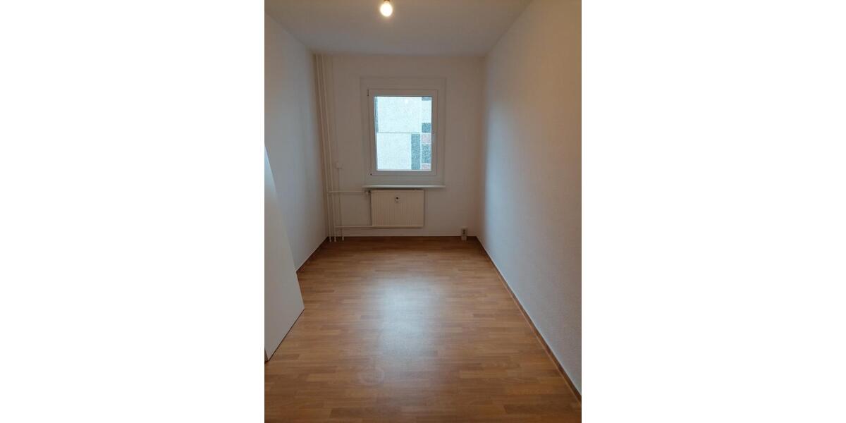 Etagenwohnung Neustrelitz - 3 Zimmer, 62 m&sup2;, 402&euro; | Angebot:25350735