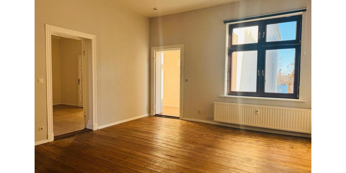 Etagenwohnung Neustrelitz - 2 Zimmer, 82 m&sup2;, 569&euro; | Angebot:25331912