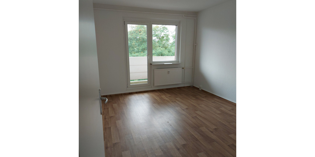 Etagenwohnung Neustrelitz - 3 Zimmer, 62 m&sup2;, 340&euro; | Angebot:25350737