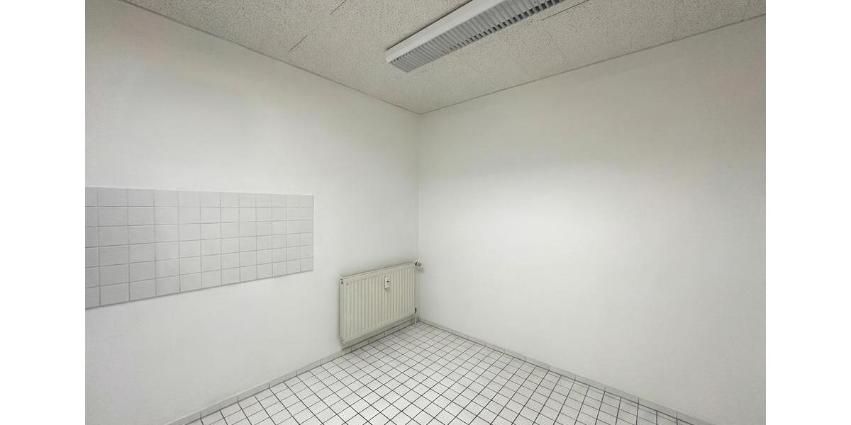 Gewerbeobjekt Neubrandenburg Datzeberg - 1.040&euro; | Angebot:25102286