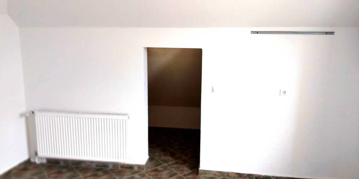 Etagenwohnung Neubrandenburg Vogelviertel - 5 Zimmer, 124 m&sup2;, 1.100&euro; | Angebot:25727501