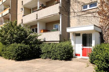 Wohnung Neubrandenburg Carlshöhe - 3 Zimmer, 60 m&sup2;, 299&euro; | Angebot:26131825