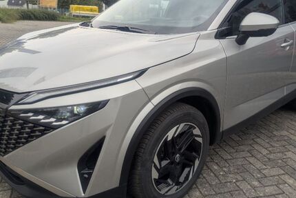 Nissan Qashqai 24.945 km 27.990 &euro; Neubrandenburg 17036