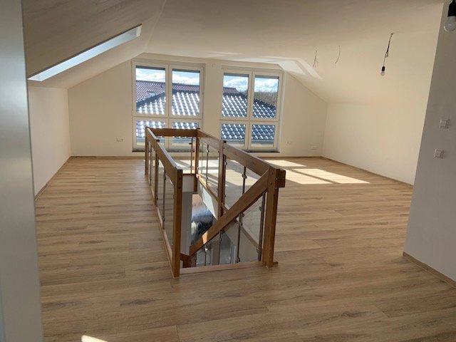 Maisonettenwohnung Neubrandenburg Carlshöhe - 3 Zimmer, 150 m&sup2;, 1.500&euro; | Angebot:26604402