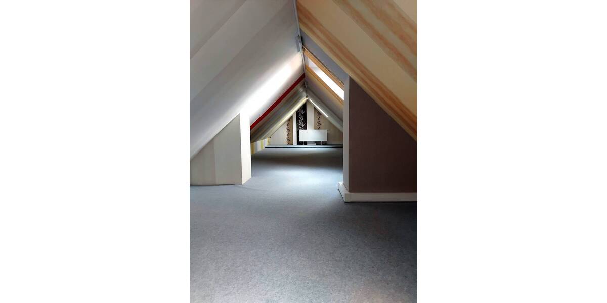 Etagenwohnung Neubrandenburg Vogelviertel - 5 Zimmer, 124 m&sup2;, 1.100&euro; | Angebot:25727501