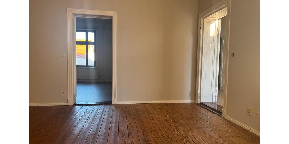 Etagenwohnung Neustrelitz - 2 Zimmer, 82 m&sup2;, 569&euro; | Angebot:25331912