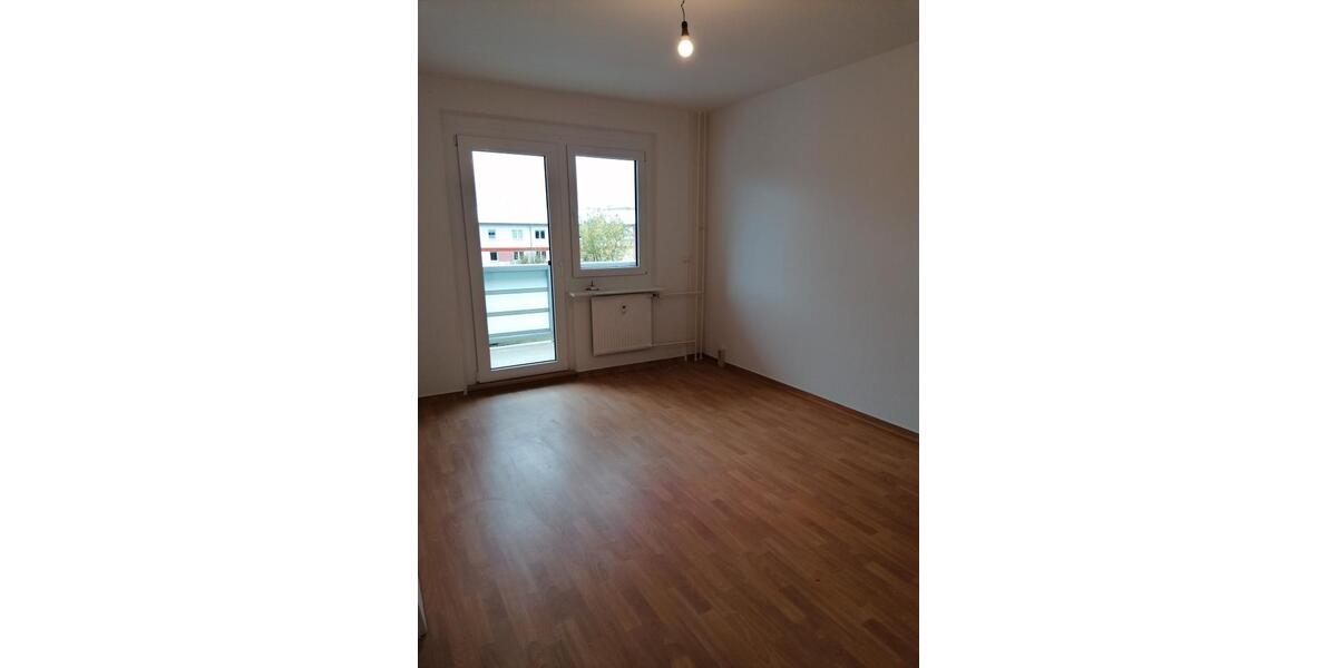 Etagenwohnung Neustrelitz - 3 Zimmer, 62 m&sup2;, 402&euro; | Angebot:25350735
