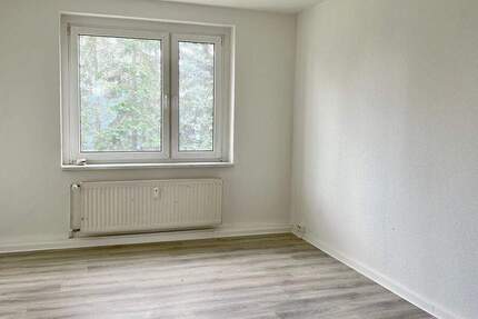 Wohnung Rosenow - 3 Zimmer, 58 m&sup2;, 300&euro; | Angebot:25665468