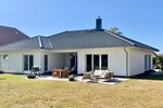 HORN IMMOBILIEN ++ Winkelbungalow 5 km bis Neubrandenburg, Baujahr 2022, Doppelgarage + Carport - Einfamilienhaus Sponholz | Angebot:23673755