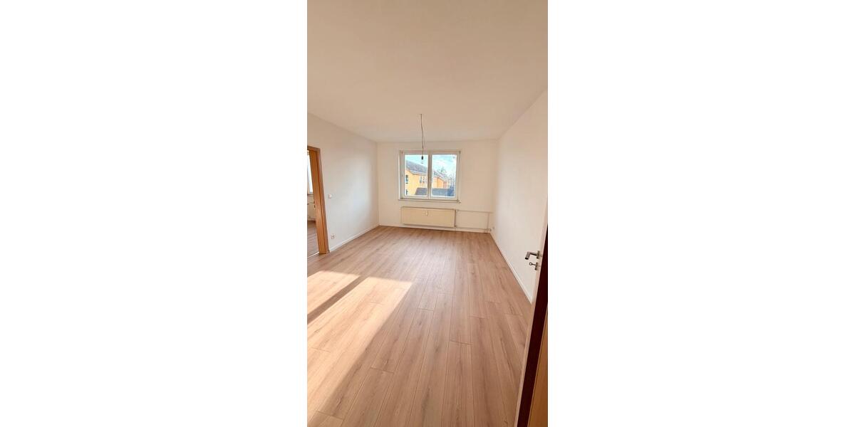 Etagenwohnung Neustrelitz - 4 Zimmer, 76 m&sup2;, 680&euro; | Angebot:24475580
