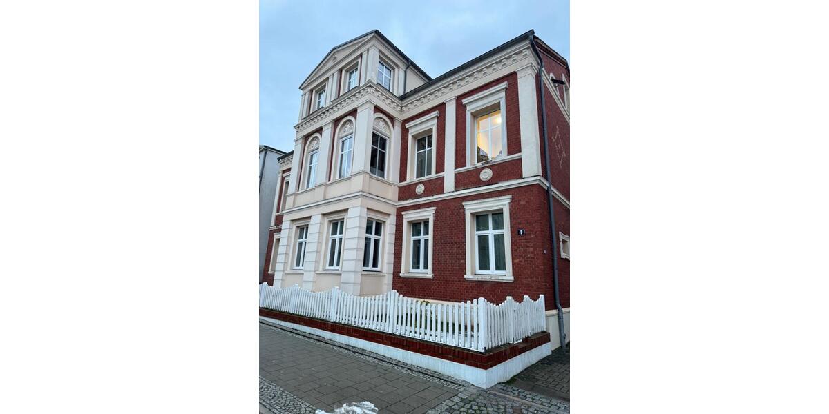 Erdgeschoßwohnung Neustrelitz - 5 Zimmer, 139 m&sup2;, 1.390&euro; | Angebot:25539781