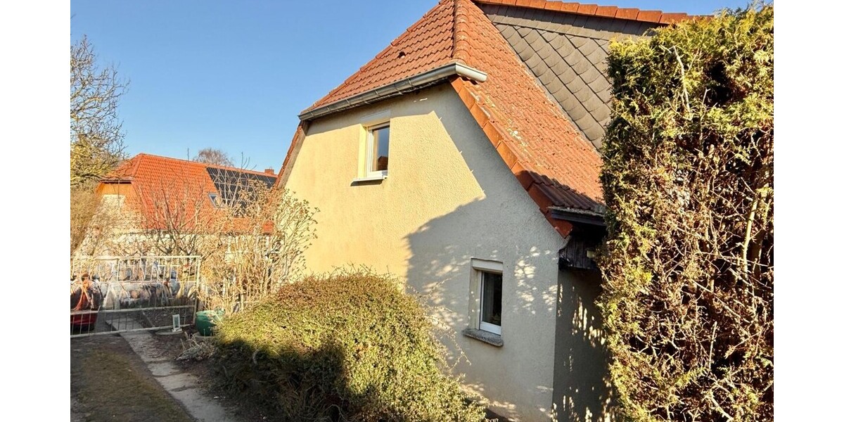 HORN IMMOBILIEN++ 15 km bis Neubrandenburg, schöne Doppelhaushälfte mit großen Grundstück & 2 Garagen - Doppelhaushälfte Bassow Bassow | Angebot:26085785