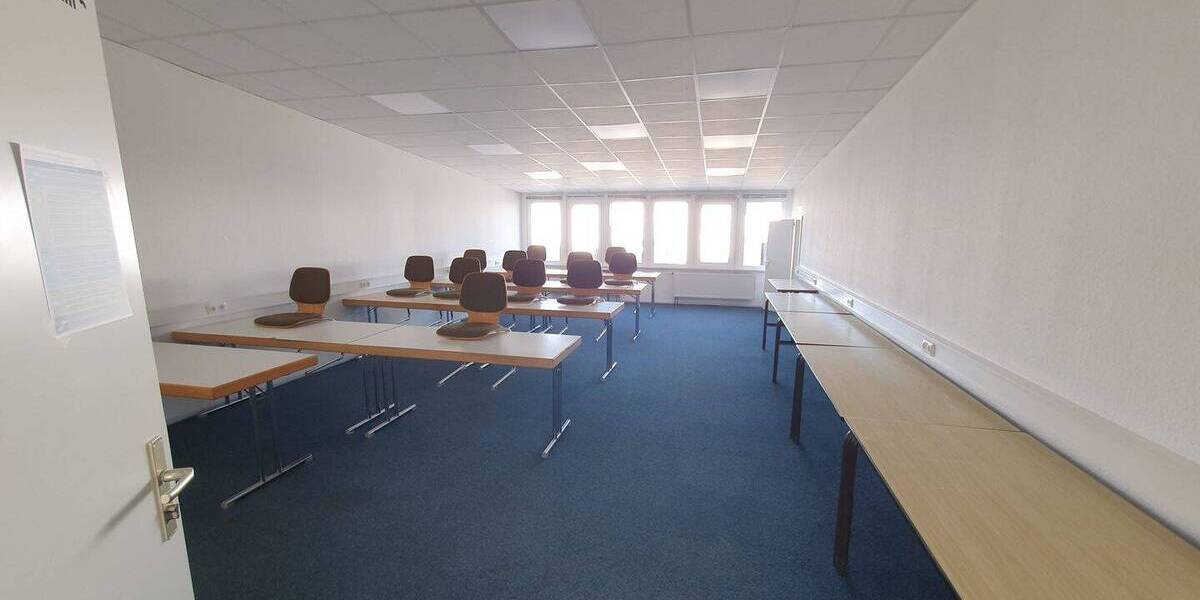 Gewerbeobjekt Neubrandenburg Fritscheshof - 5 Zimmer, 260 m&sup2;, 1.700&euro; | Angebot:25780115