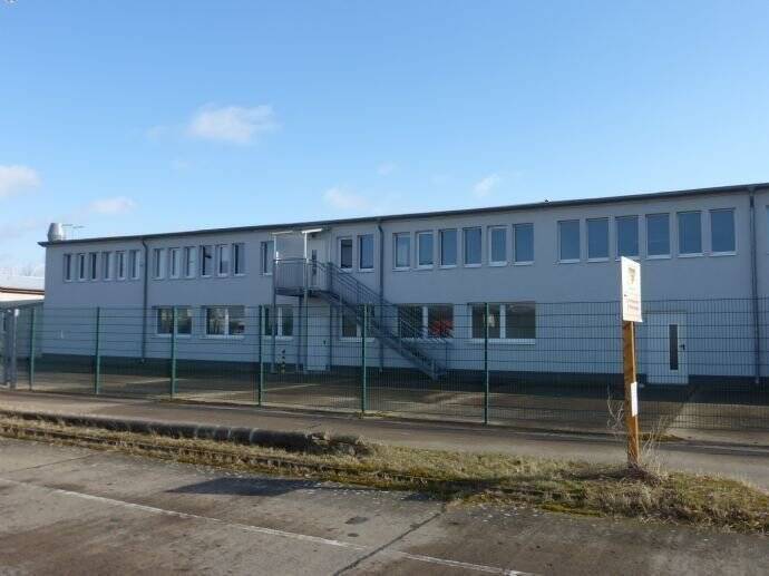 Gewerbeobjekt Neubrandenburg Fritscheshof - 5 Zimmer, 260 m&sup2;, 1.700&euro; | Angebot:25780115