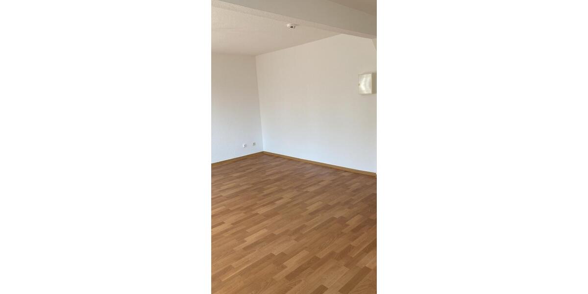 Etagenwohnung Neubrandenburg Datzeberg - 1 Zimmer, 30 m&sup2;, 210&euro; | Angebot:25976087