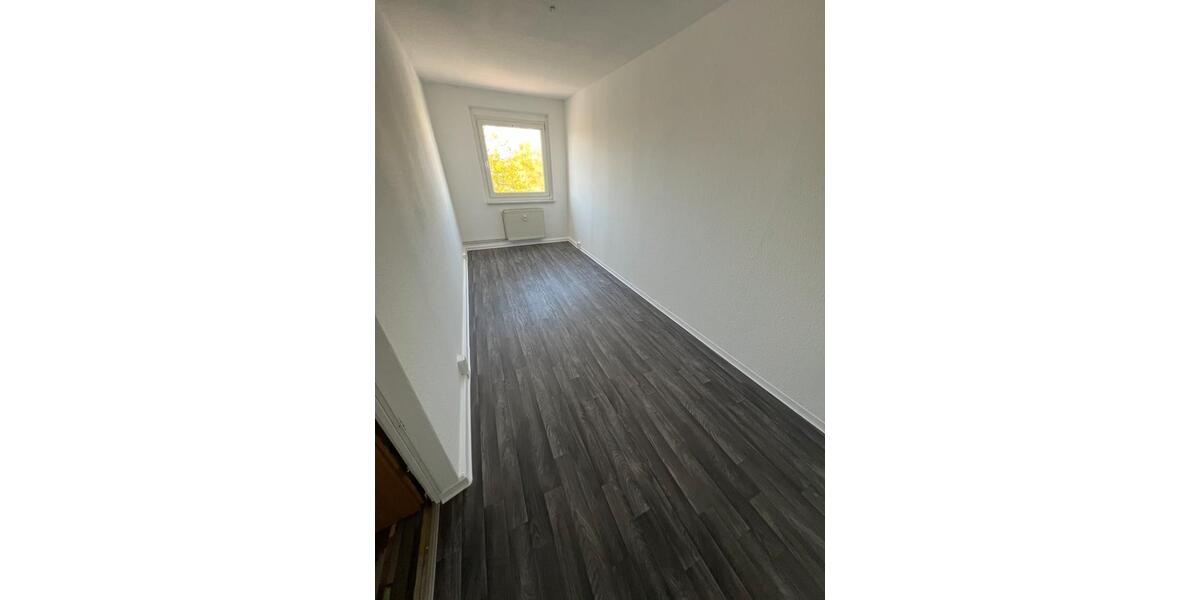 Etagenwohnung Neubrandenburg Carlshöhe - 4 Zimmer, 76 m&sup2;, 521&euro; | Angebot:26443489