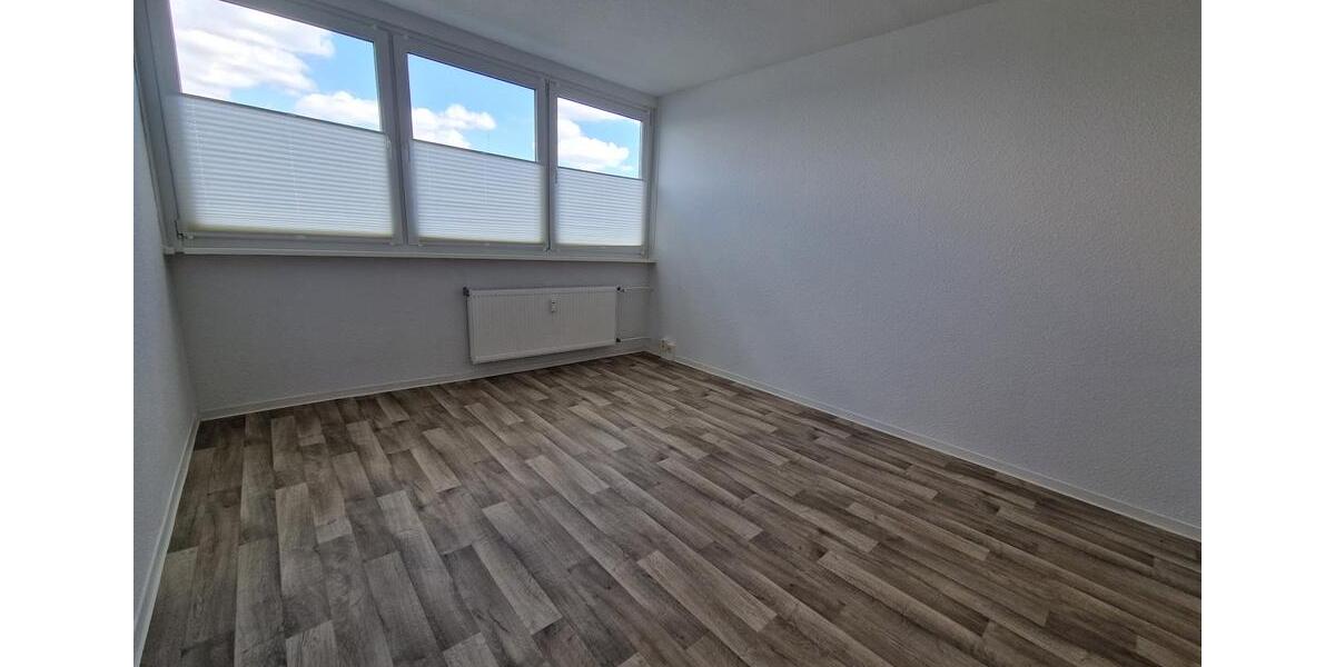 Etagenwohnung Neubrandenburg - 2 Zimmer, 48 m&sup2;, 411&euro; | Angebot:25750671