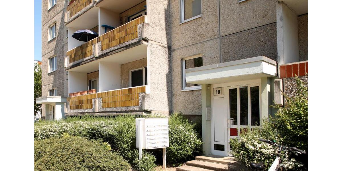 Etagenwohnung Neubrandenburg Datzeberg - 4 Zimmer, 75 m&sup2;, 319&euro; | Angebot:25977052