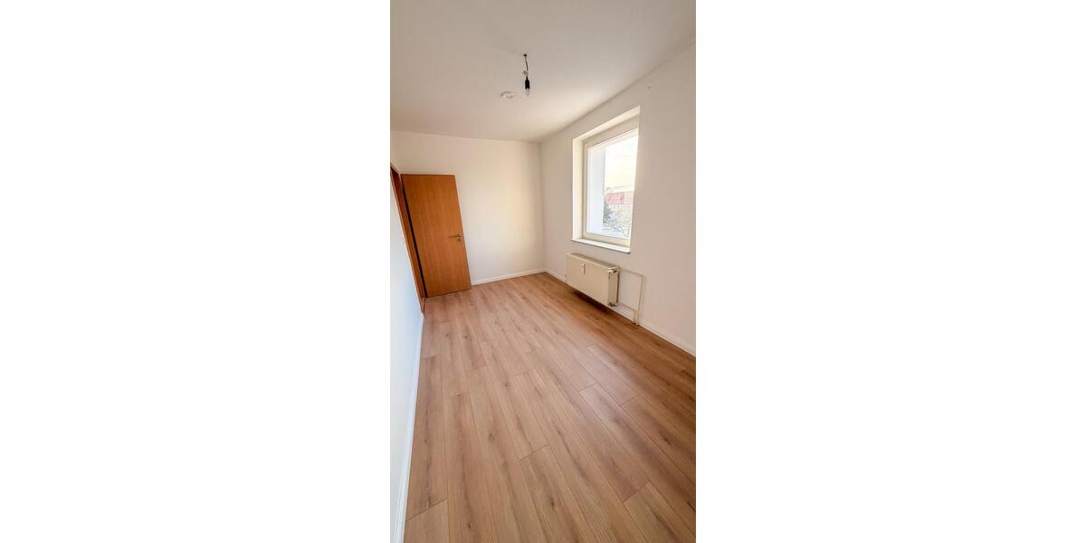 Etagenwohnung Neustrelitz - 4 Zimmer, 76 m&sup2;, 680&euro; | Angebot:24475580