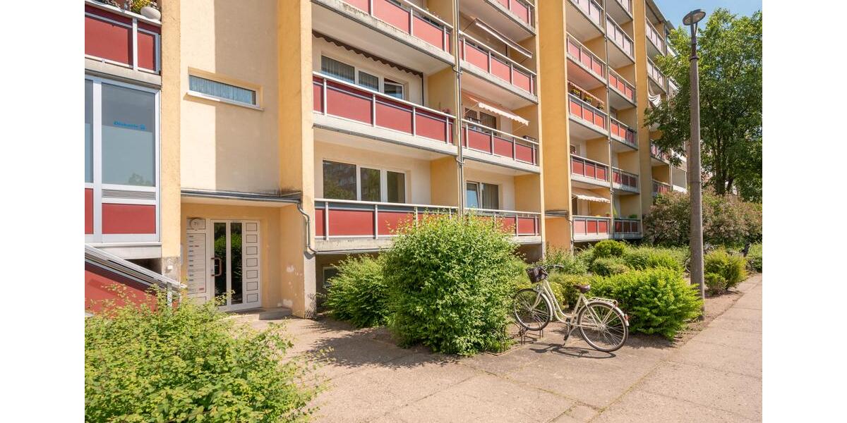 Etagenwohnung Neubrandenburg Datzeberg - 3 Zimmer, 63 m&sup2;, 339&euro; | Angebot:25988894