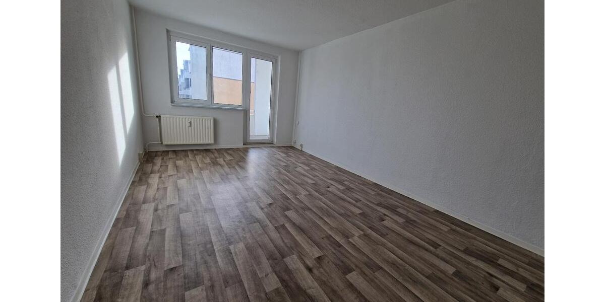 Etagenwohnung Neubrandenburg Carlshöhe - 3 Zimmer, 67 m&sup2;, 493&euro; | Angebot:25646880