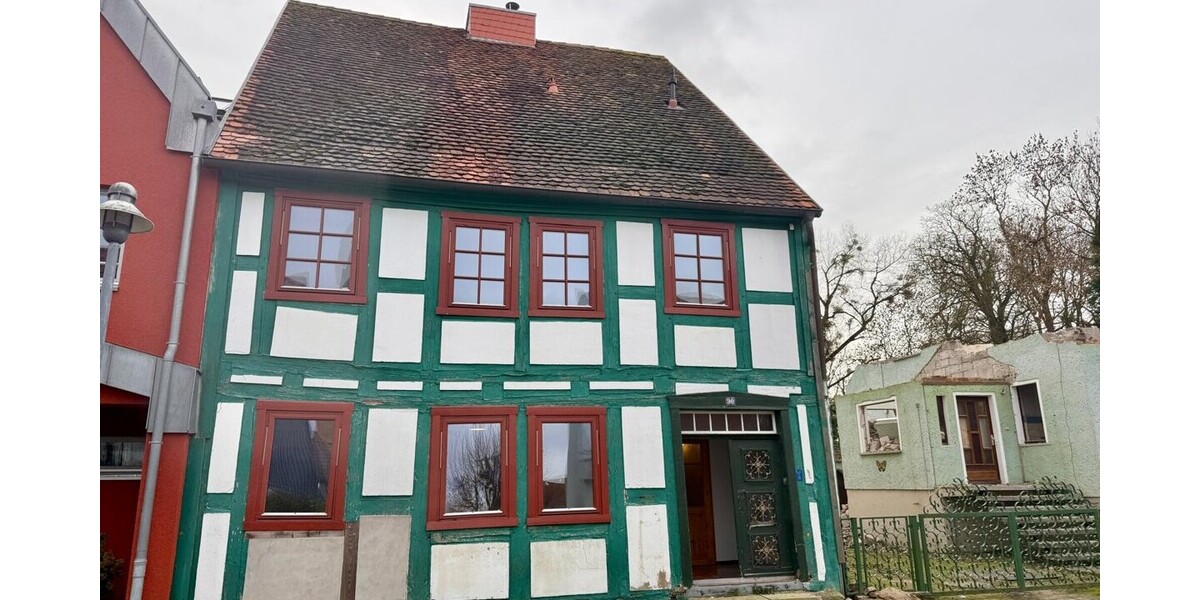 HORN IMMOBILIEN++ Friedland, historisches Stadthaus mit 6 Zimmern, Kaminöfen, 2 Bädern und Garage - Einfamilienhaus Friedland | Angebot:26181375