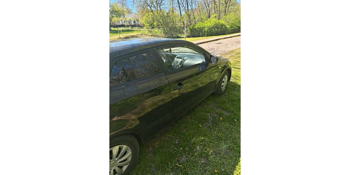 Kia ceed / Ceed 168.000 km 2.850 &euro; Kuckssee 17217