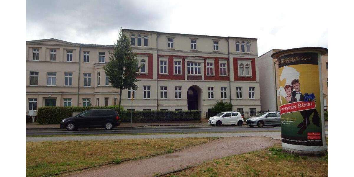 Etagenwohnung Neustrelitz Kiefernheide - 6 Zimmer, 141 m&sup2;, 780&euro; | Angebot:23626456