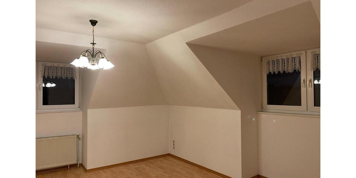 Dachgeschoßwohnung Neustrelitz - 2 Zimmer, 63 m&sup2;, 425&euro; | Angebot:25757650