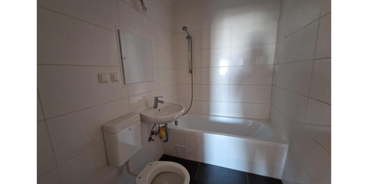 Etagenwohnung Neubrandenburg - 3 Zimmer, 66 m&sup2;, 413&euro; | Angebot:25999807