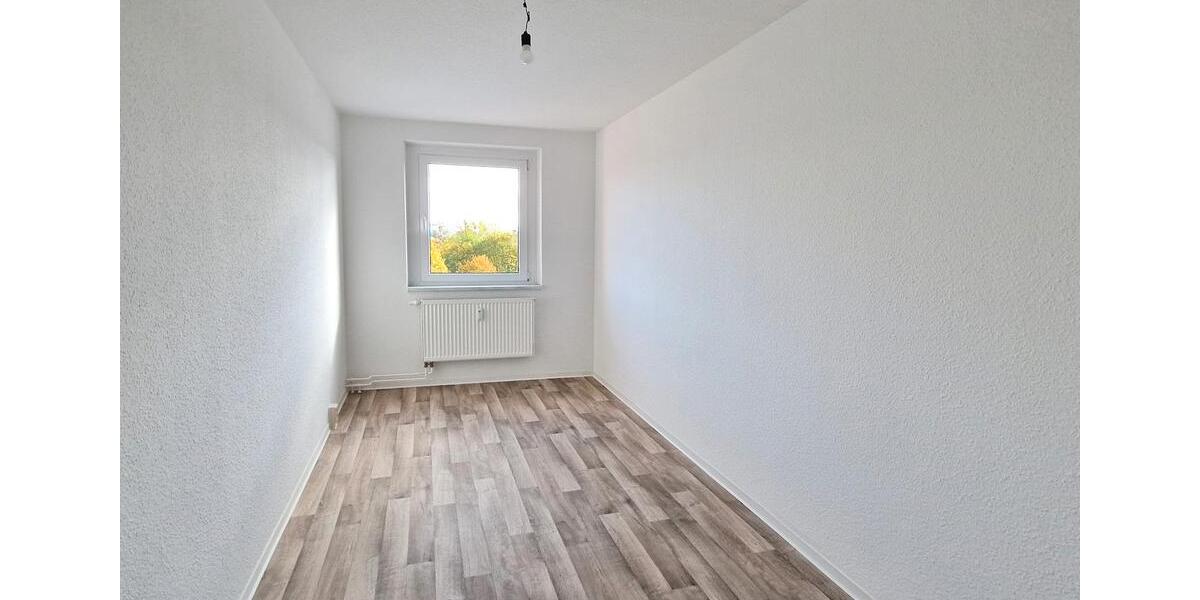 Etagenwohnung Neubrandenburg Carlshöhe - 4 Zimmer, 73 m&sup2;, 510&euro; | Angebot:25750668
