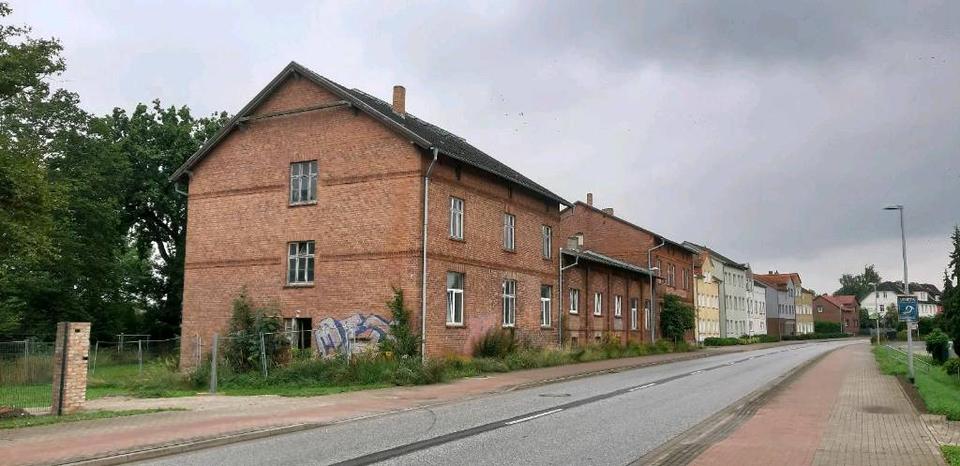 Mehrfamilienhaus, Wohnhaus Friedland - 30 Zimmer, 800 m&sup2;, 72.000&euro; | Angebot:26056318
