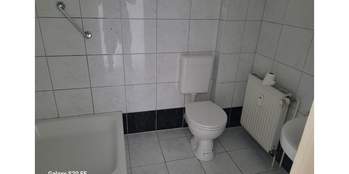 Etagenwohnung Burg Stargard - 1 Zimmer, 28 m&sup2;, 200&euro; | Angebot:20578438