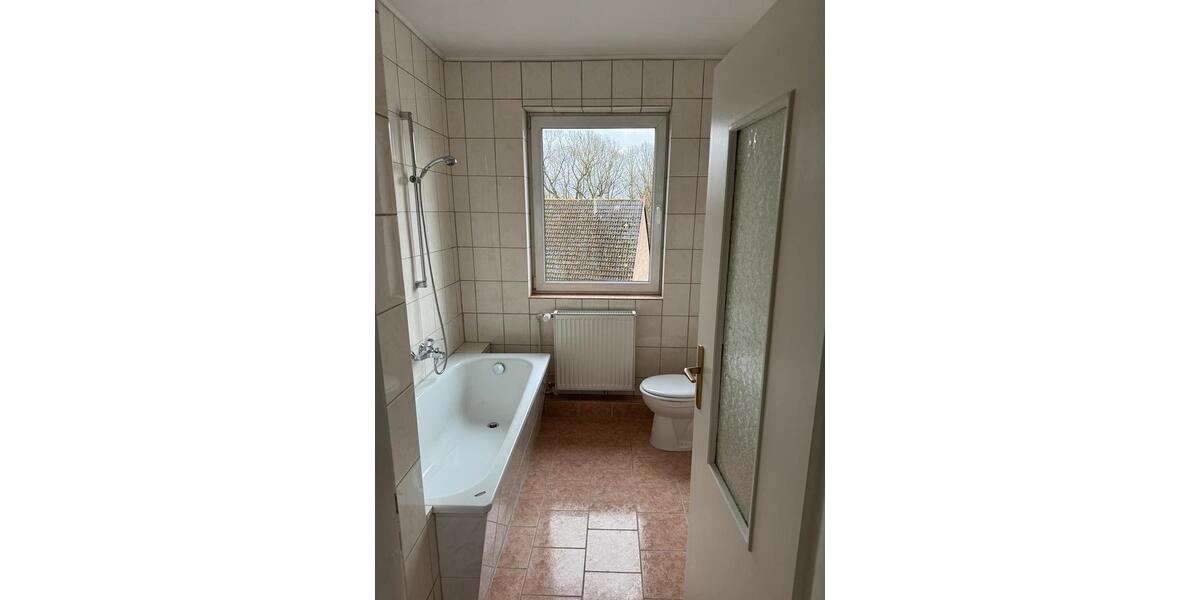 Etagenwohnung Friedland - 3 Zimmer, 48 m&sup2;, 240&euro; | Angebot:25352453
