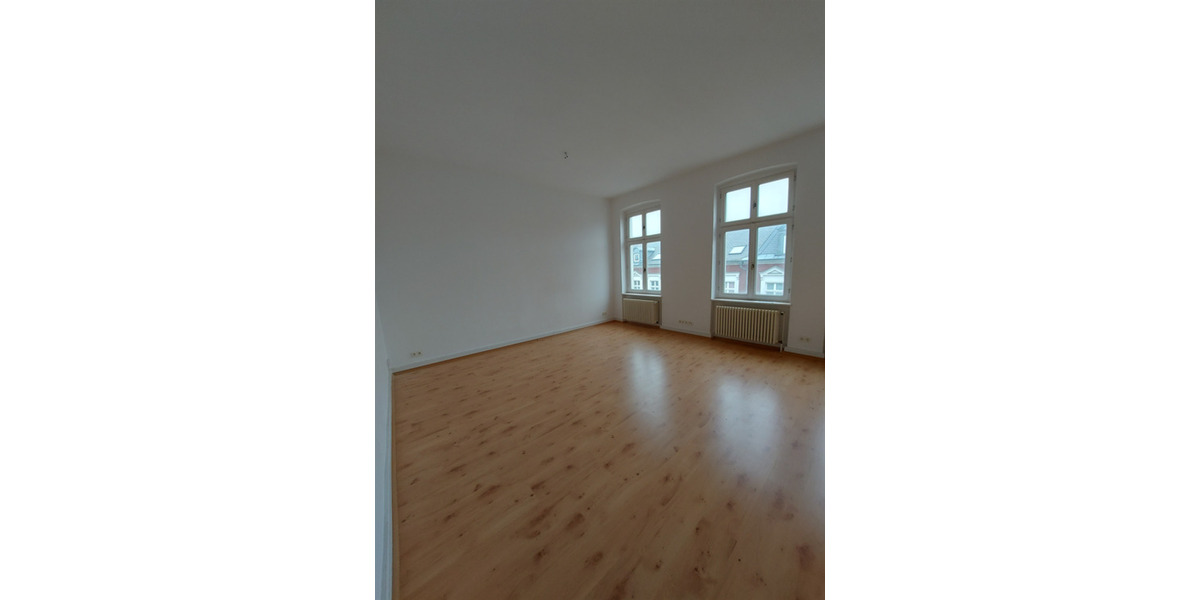 Etagenwohnung Neustrelitz - 3 Zimmer, 101 m&sup2;, 705&euro; | Angebot:23020473