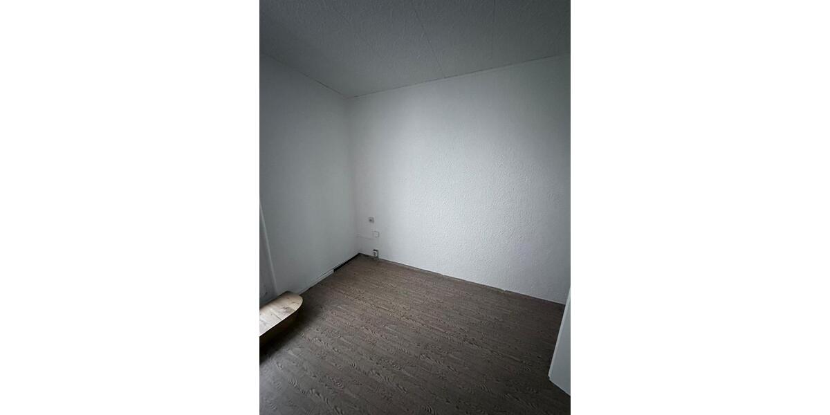 Etagenwohnung Neustrelitz - 3 Zimmer, 62 m&sup2;, 360&euro; | Angebot:25177355