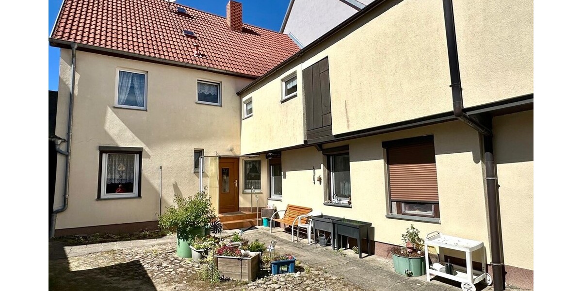 HORN IMMOBILIEN ++ Reihenmittelhaus in Burg Stargard, zentrale Lage - Zweifamilienhaus Burg Stargard | Angebot:27119867