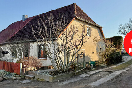 HORN IMMOBILIEN++ 15 km bis Neubrandenburg, schöne Doppelhaushälfte mit großen Grundstück & 2 Garagen - Haus Bassow Bassow | Angebot:26085785