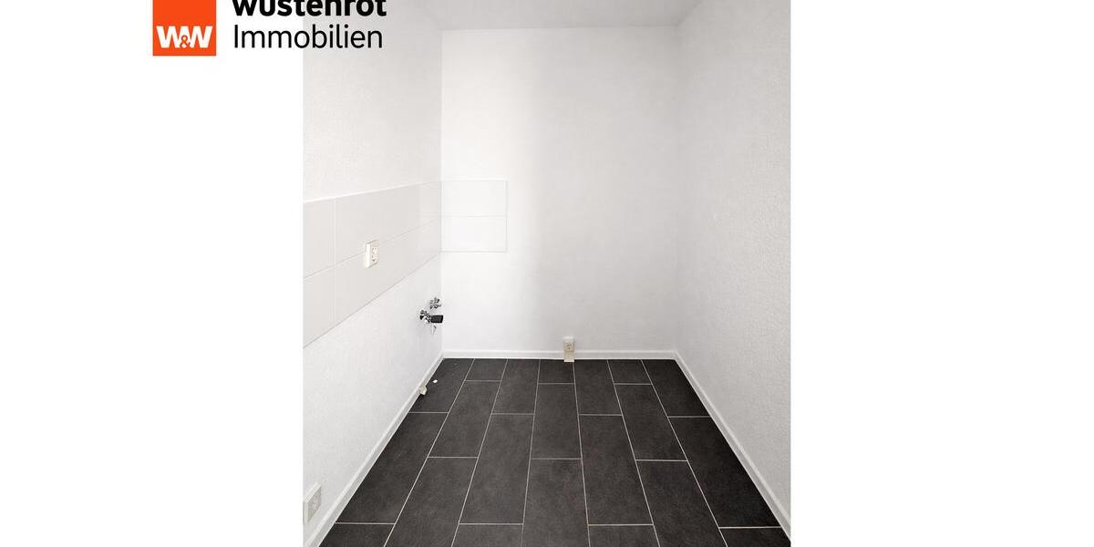 Etagenwohnung Neubrandenburg - 4 Zimmer, 76 m&sup2;, 494&euro; | Angebot:25355938