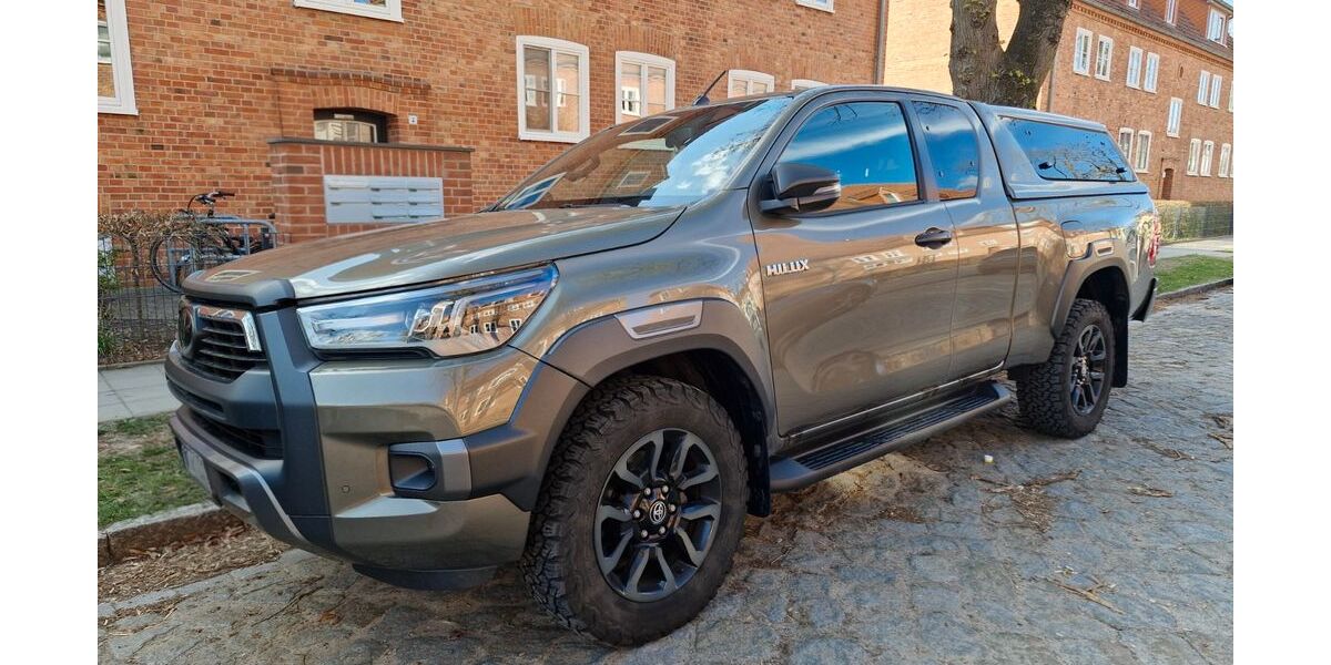 Toyota Hilux 85.500 km 40.900 &euro; Neubrandenburg 17033