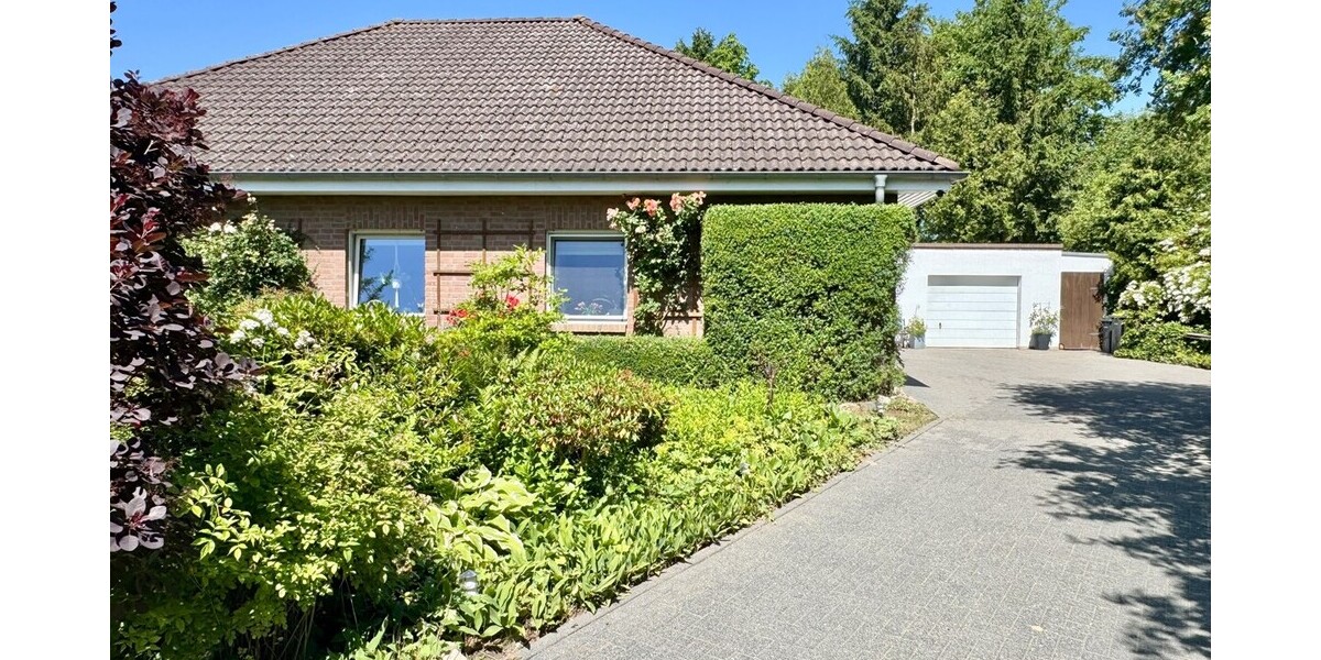 HORN IMMOBILIEN + Einfamilienhaus im Bungalowstil mit parkähnlichem Grundst. 5 km bis Neubrandenburg - Einfamilienhaus Burg Stargard | Angebot:27013653