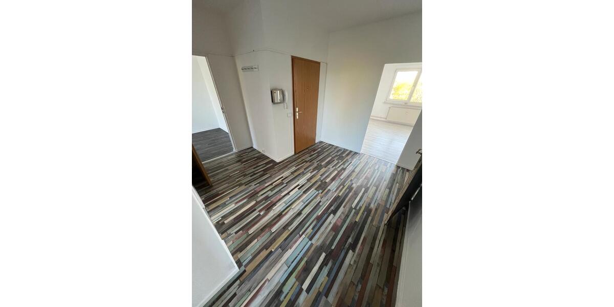 Etagenwohnung Neubrandenburg Carlshöhe - 4 Zimmer, 76 m&sup2;, 521&euro; | Angebot:26443489