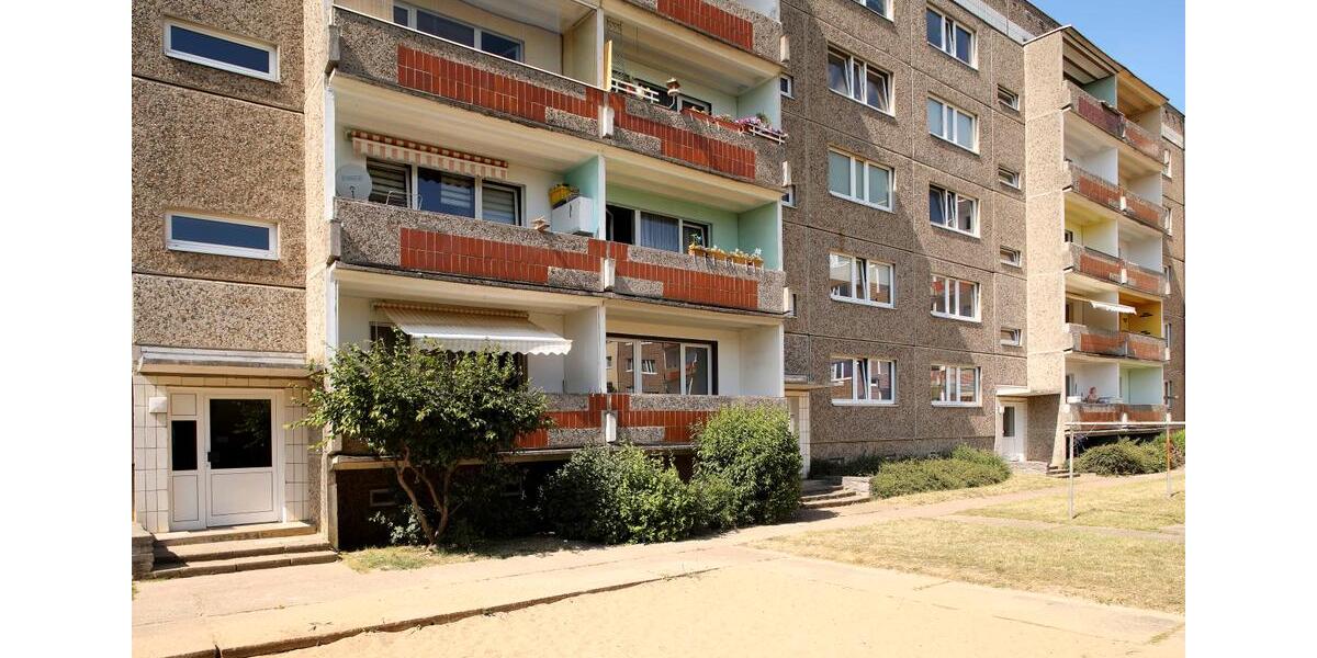 Etagenwohnung Neubrandenburg Datzeberg - 4 Zimmer, 76 m&sup2;, 263&euro; | Angebot:25803267