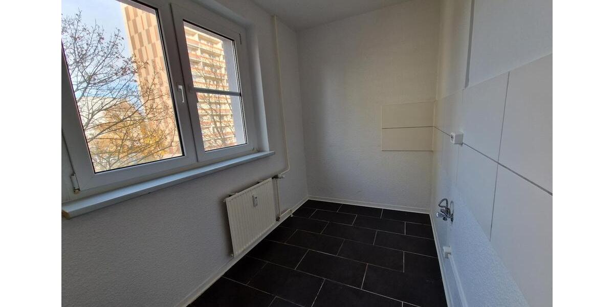 Etagenwohnung Neubrandenburg Carlshöhe - 3 Zimmer, 67 m&sup2;, 486&euro; | Angebot:23497388