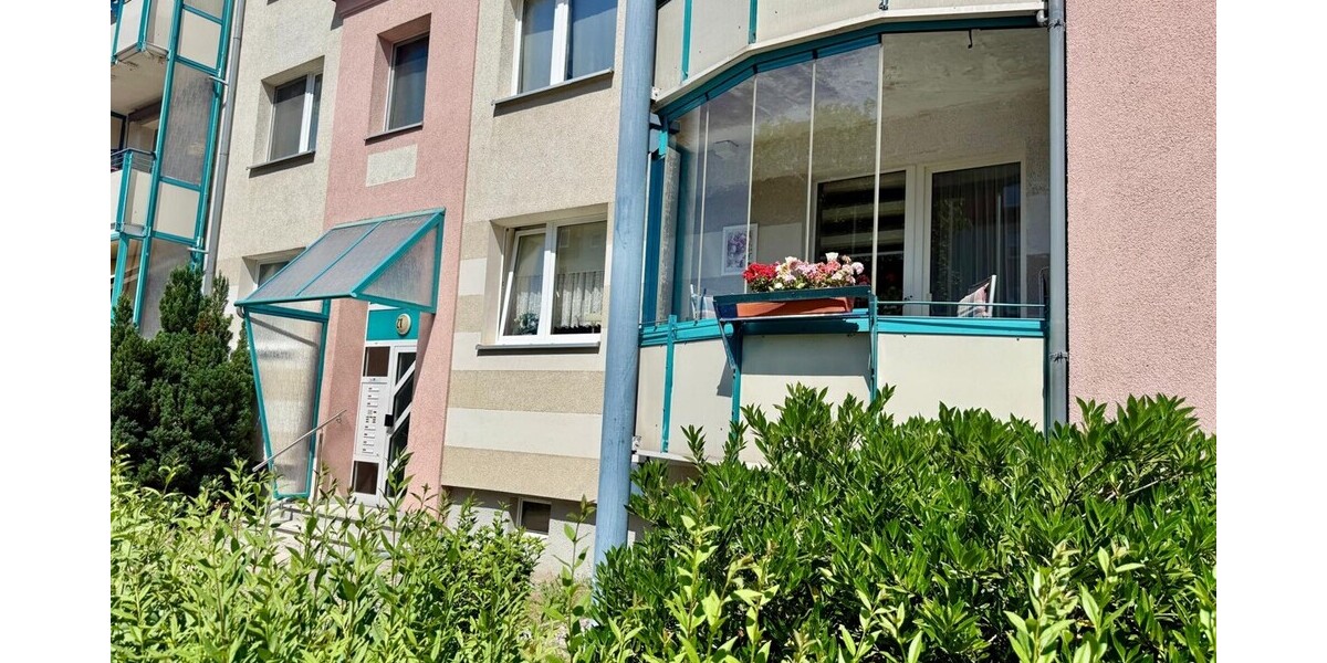 HORN IMMOBILIEN++ RESERVIERT! Neubrandenburg, 3-Raum Eigentumswohnung im EG mit Einbauküche und Balkonverglasung - Erdgeschoßwohnung Neubrandenburg | Angebot:27007629