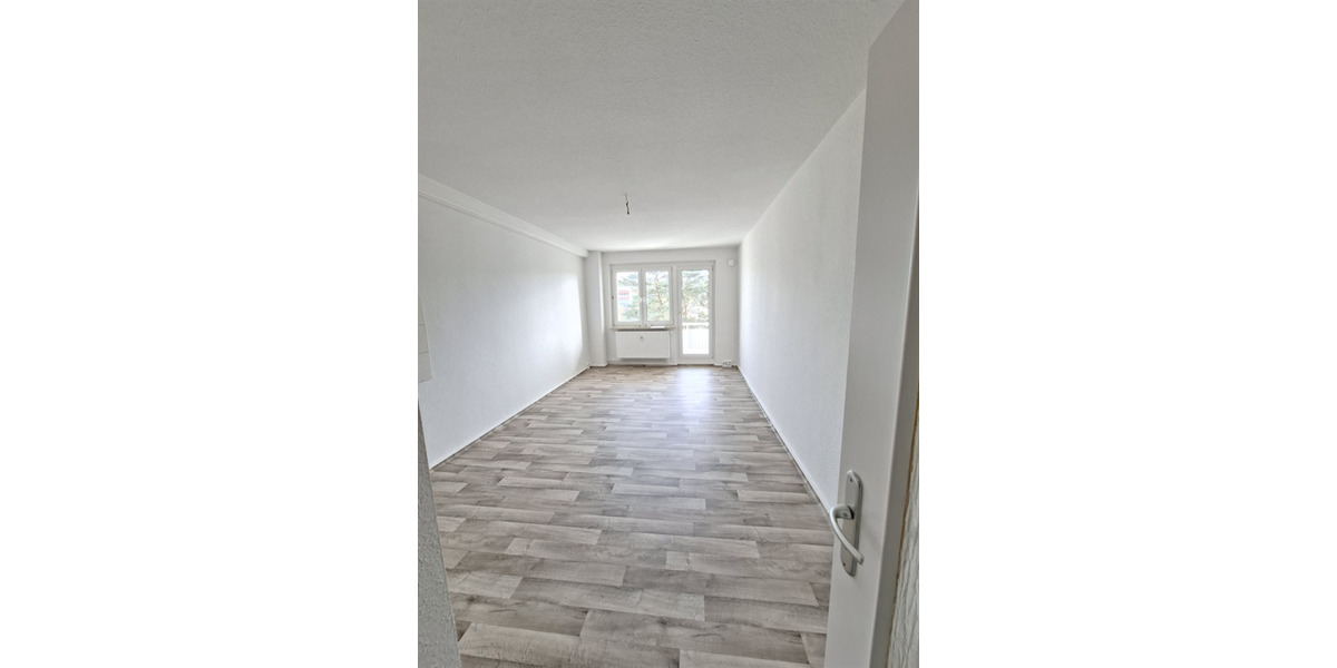 Etagenwohnung Neustrelitz - 1 Zimmer, 27 m&sup2;, 192&euro; | Angebot:25431917