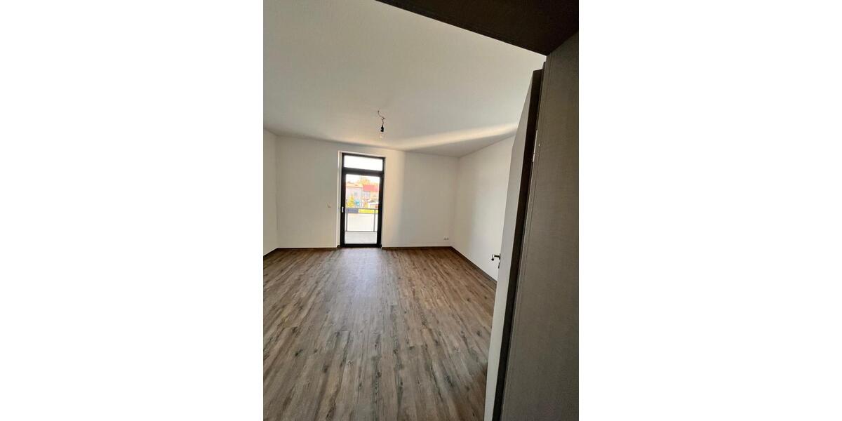 Etagenwohnung Neustrelitz - 2 Zimmer, 78 m&sup2;, 672&euro; | Angebot:23860214