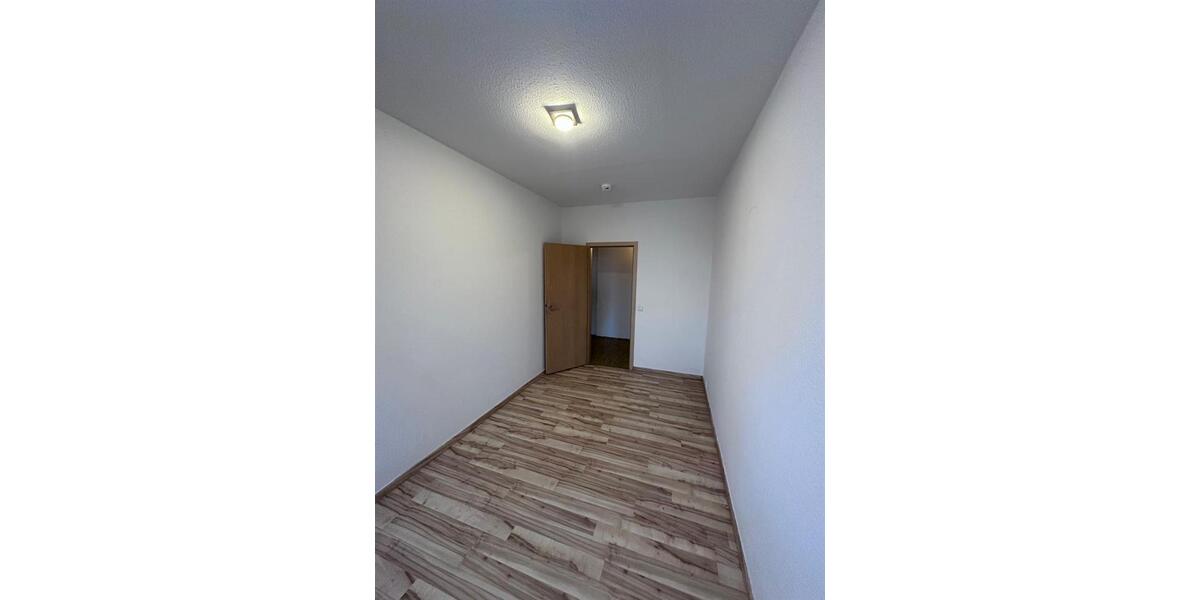 Etagenwohnung Neustrelitz - 3 Zimmer, 62 m&sup2;, 360&euro; | Angebot:25177355