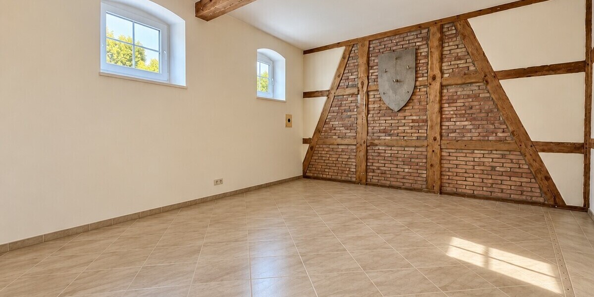 HORN IMMOBILIEN Denkmalgeschütztes Wohnhaus mit historischem Pferdestall, Breesen bei Neubrandenburg - Einfamilienhaus Breesen / Schwandt Schwandt | Angebot:27512083