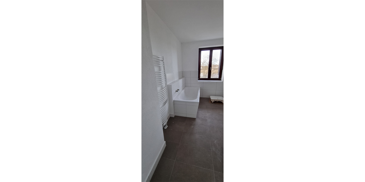 Etagenwohnung Neustrelitz - 4 Zimmer, 110 m&sup2;, 1.098&euro; | Angebot:23225600
